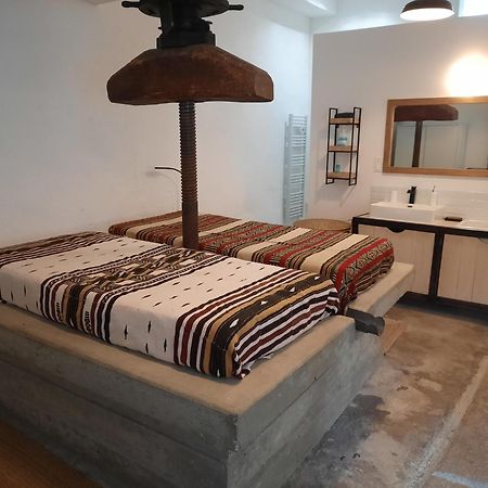 Dormir Au Pressoir Montagnieu  Zewnętrze zdjęcie