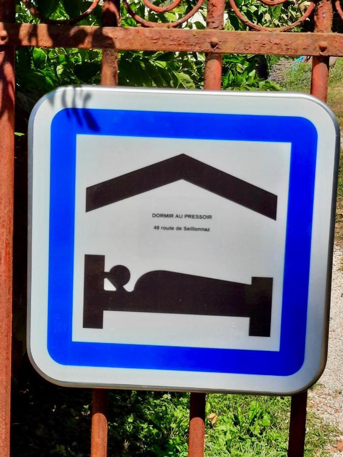 Dormir Au Pressoir Montagnieu  Zewnętrze zdjęcie